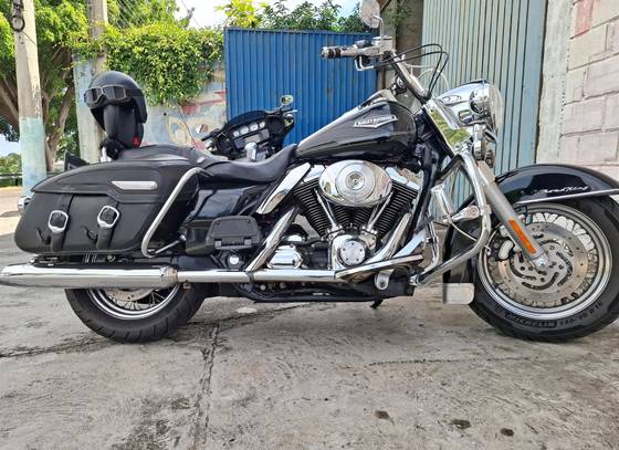 HARLEY-DAVIDSON ROAD KING CUSTOM HARLEY-DAVIDSON ROAD KING CUSTOM